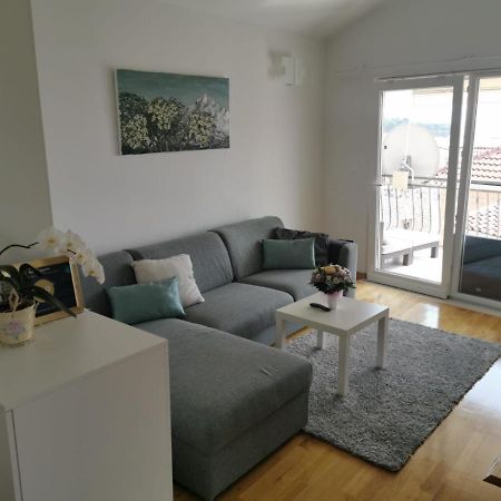 Apartments Dvor - Ap1, Ap2, Ap3 Baška Voda Eksteriør bilde