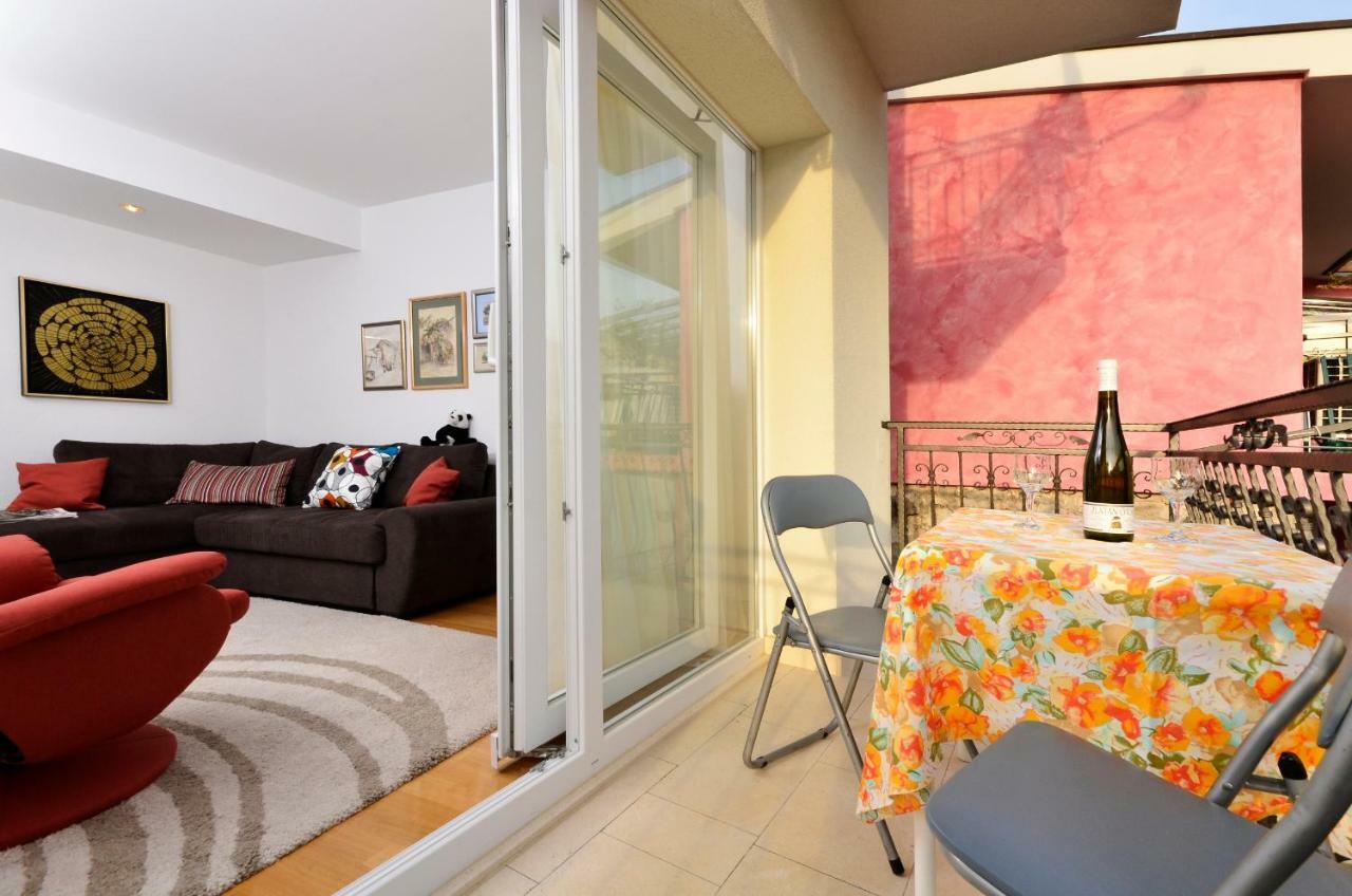 Apartments Dvor - Ap1, Ap2, Ap3 Baška Voda Eksteriør bilde