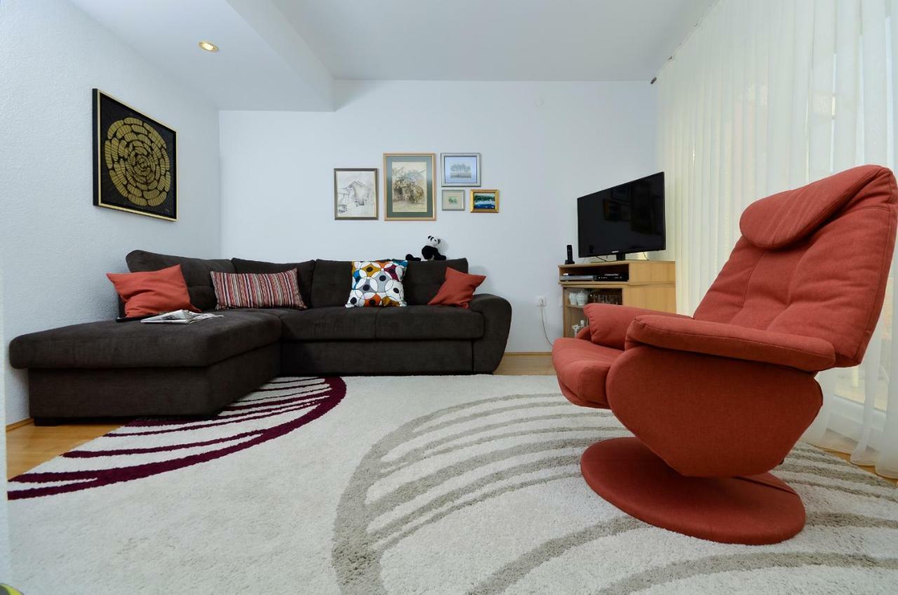 Apartments Dvor - Ap1, Ap2, Ap3 Baška Voda Eksteriør bilde