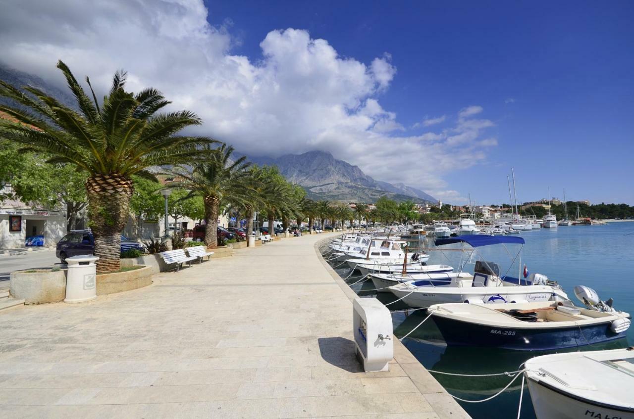 Apartments Dvor - Ap1, Ap2, Ap3 Baška Voda Eksteriør bilde