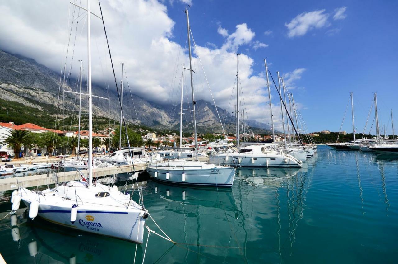 Apartments Dvor - Ap1, Ap2, Ap3 Baška Voda Eksteriør bilde