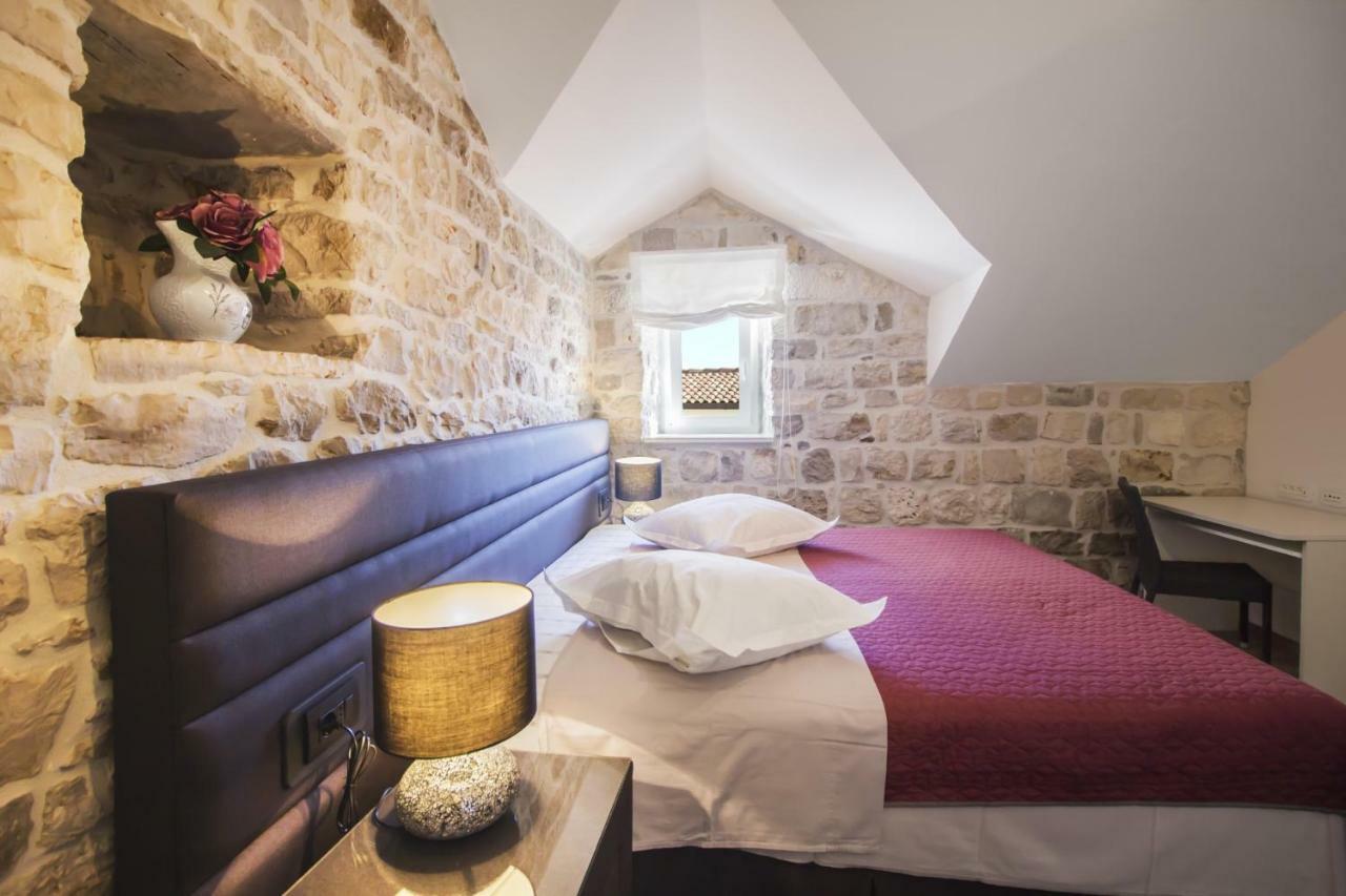 Apartments Dvor - Ap1, Ap2, Ap3 Baška Voda Eksteriør bilde