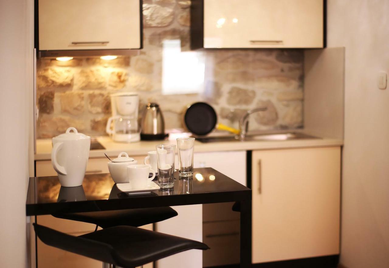 Apartments Dvor - Ap1, Ap2, Ap3 Baška Voda Eksteriør bilde