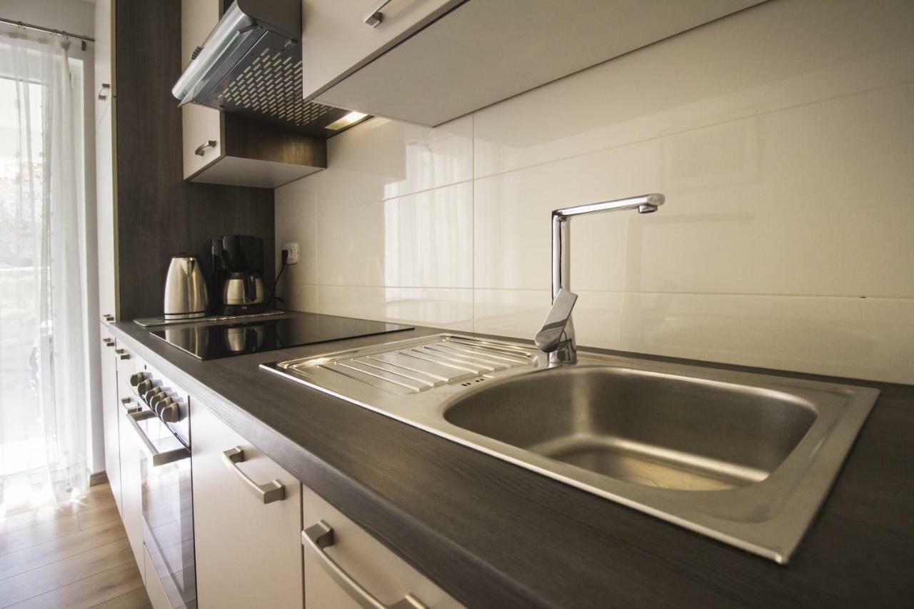 Apartments Dvor - Ap1, Ap2, Ap3 Baška Voda Eksteriør bilde