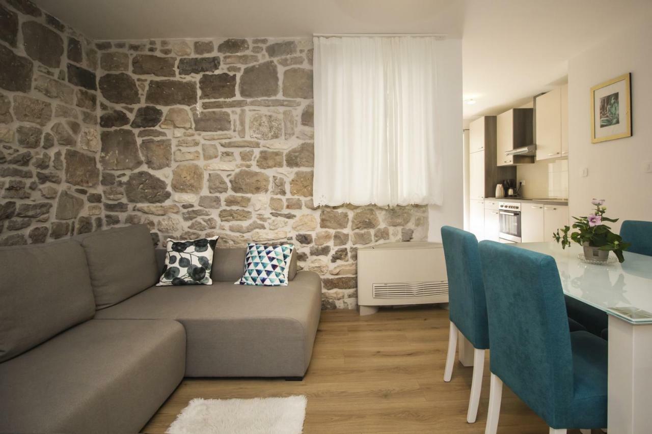 Apartments Dvor - Ap1, Ap2, Ap3 Baška Voda Eksteriør bilde