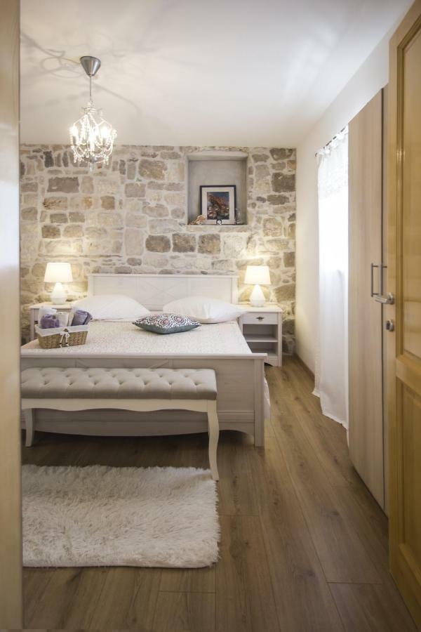 Apartments Dvor - Ap1, Ap2, Ap3 Baška Voda Eksteriør bilde