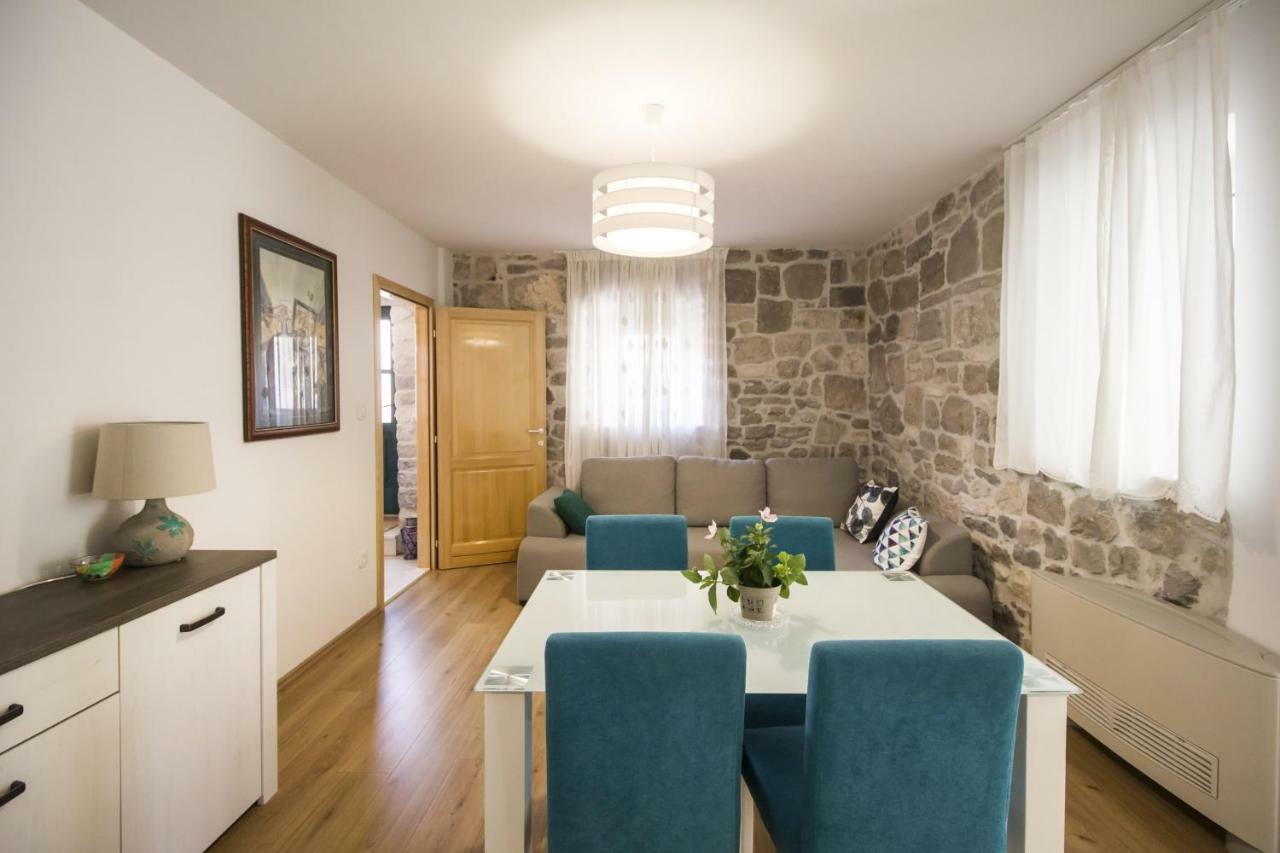 Apartments Dvor - Ap1, Ap2, Ap3 Baška Voda Eksteriør bilde