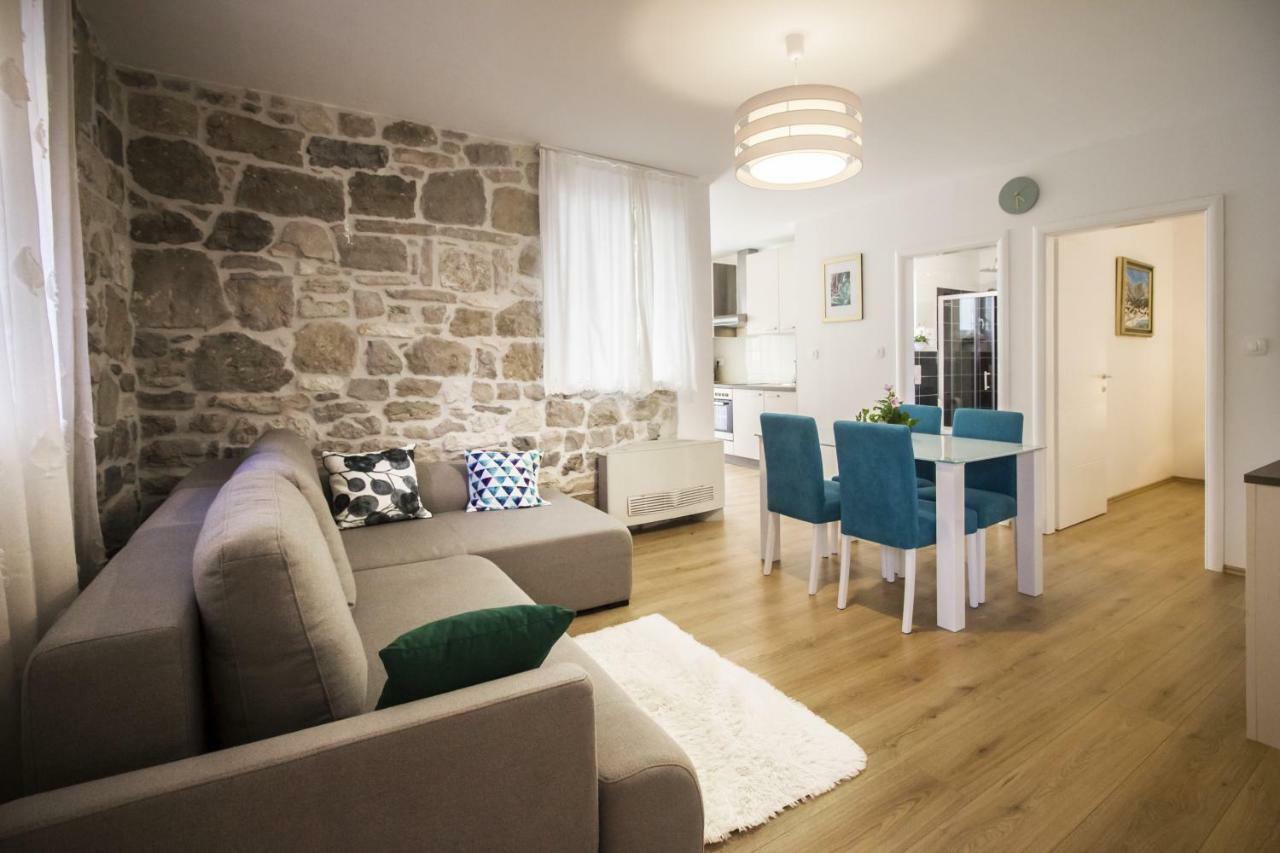 Apartments Dvor - Ap1, Ap2, Ap3 Baška Voda Eksteriør bilde