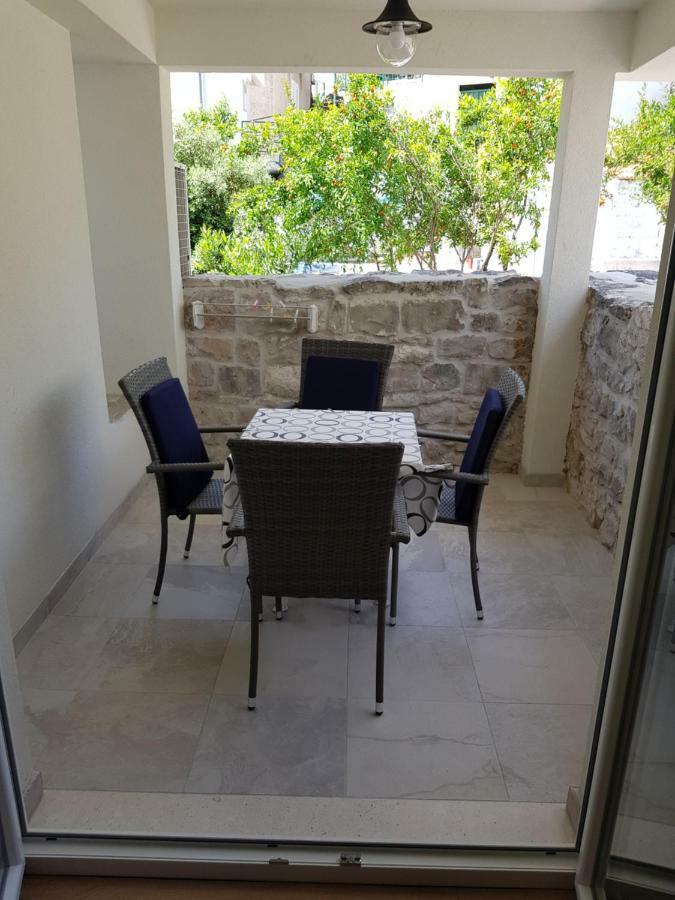 Apartments Dvor - Ap1, Ap2, Ap3 Baška Voda Eksteriør bilde