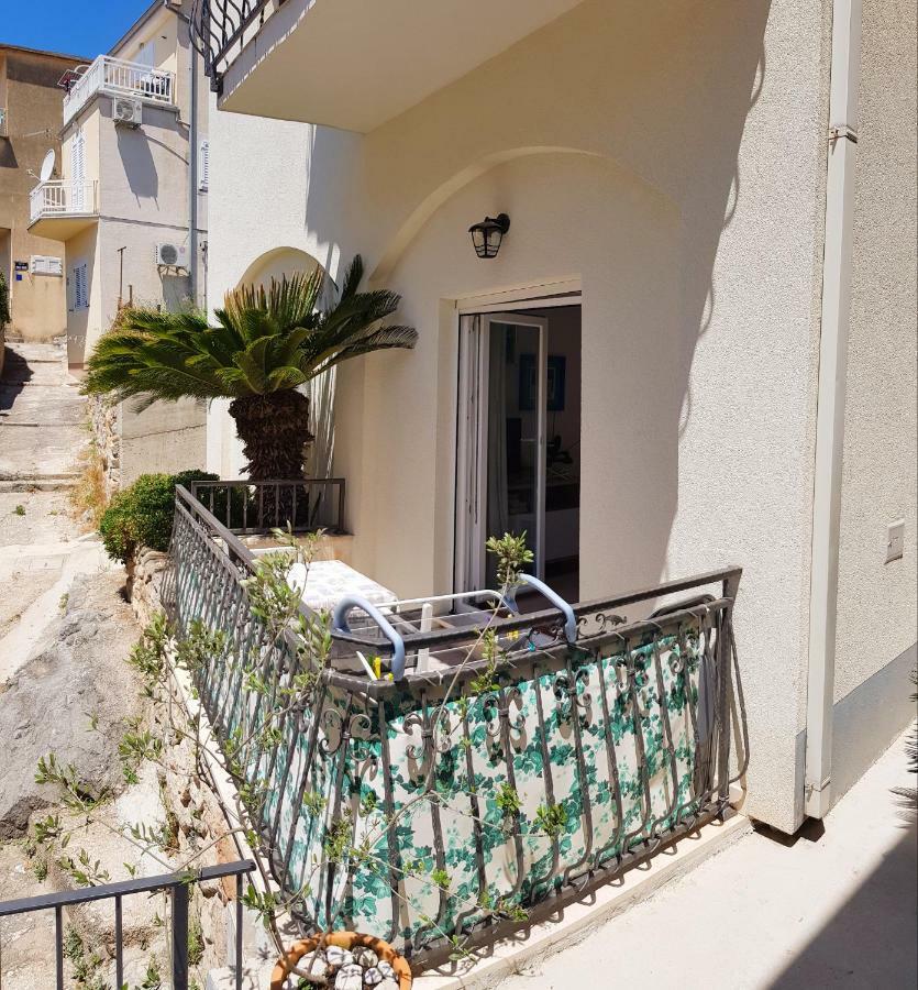 Apartments Dvor - Ap1, Ap2, Ap3 Baška Voda Eksteriør bilde