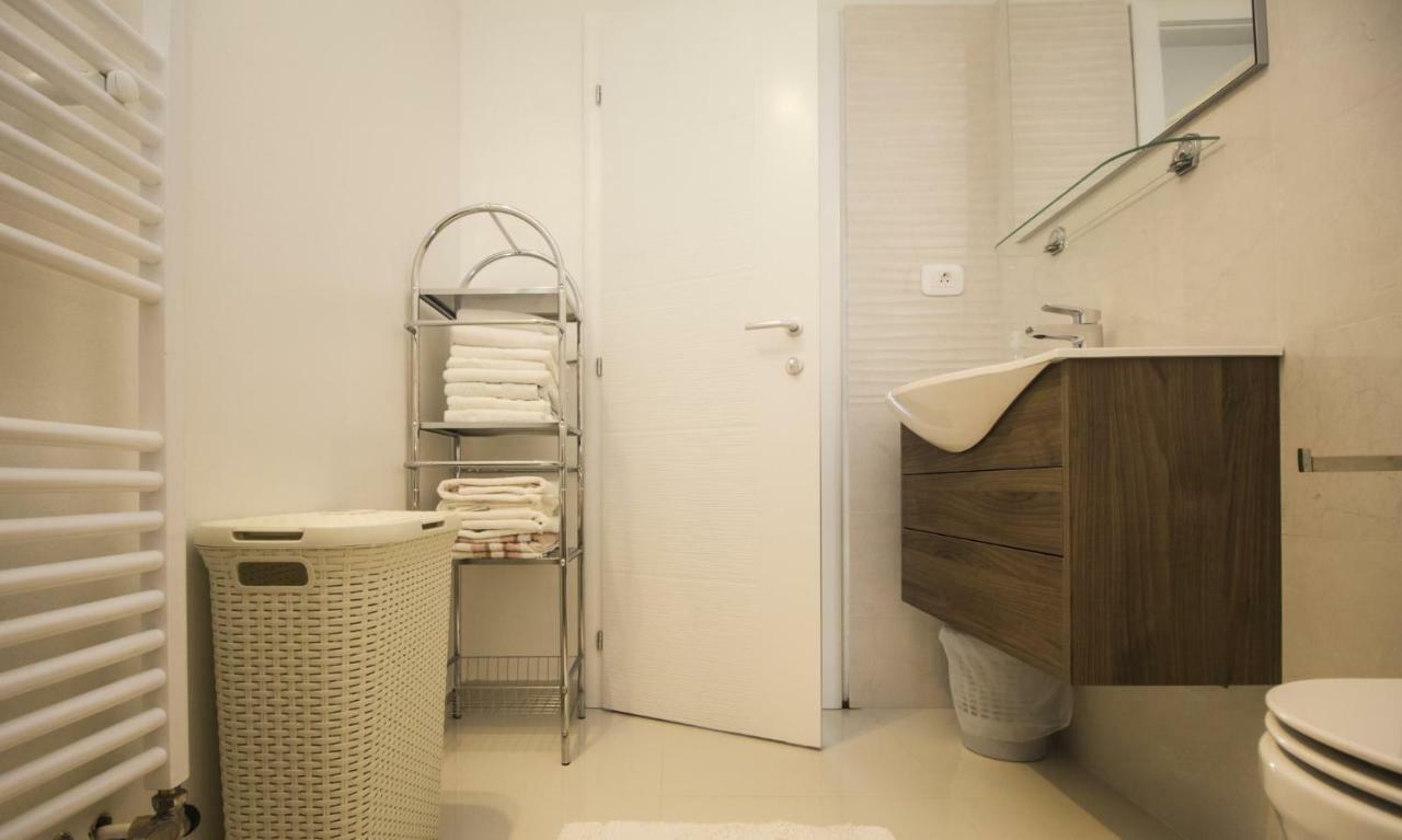 Apartments Dvor - Ap1, Ap2, Ap3 Baška Voda Eksteriør bilde