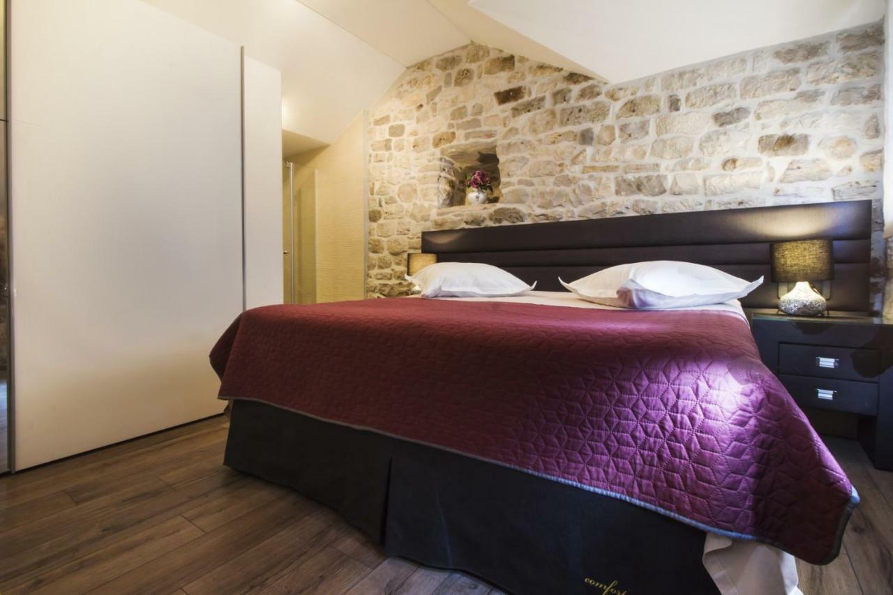 Apartments Dvor - Ap1, Ap2, Ap3 Baška Voda Eksteriør bilde