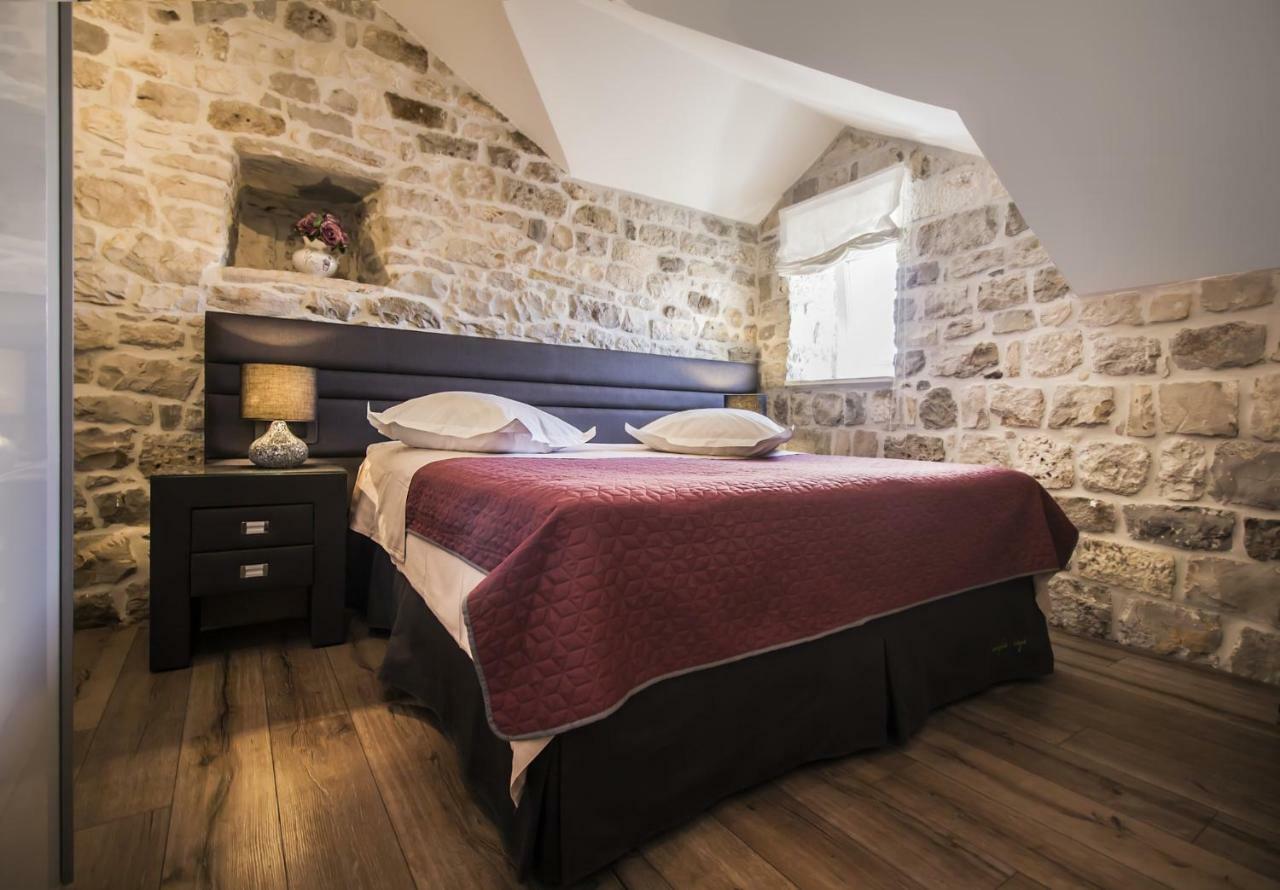 Apartments Dvor - Ap1, Ap2, Ap3 Baška Voda Eksteriør bilde